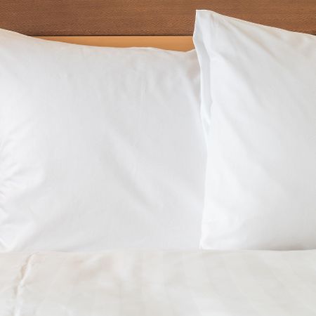 Holiday Inn Toronto Airport East By Ihg Экстерьер фото