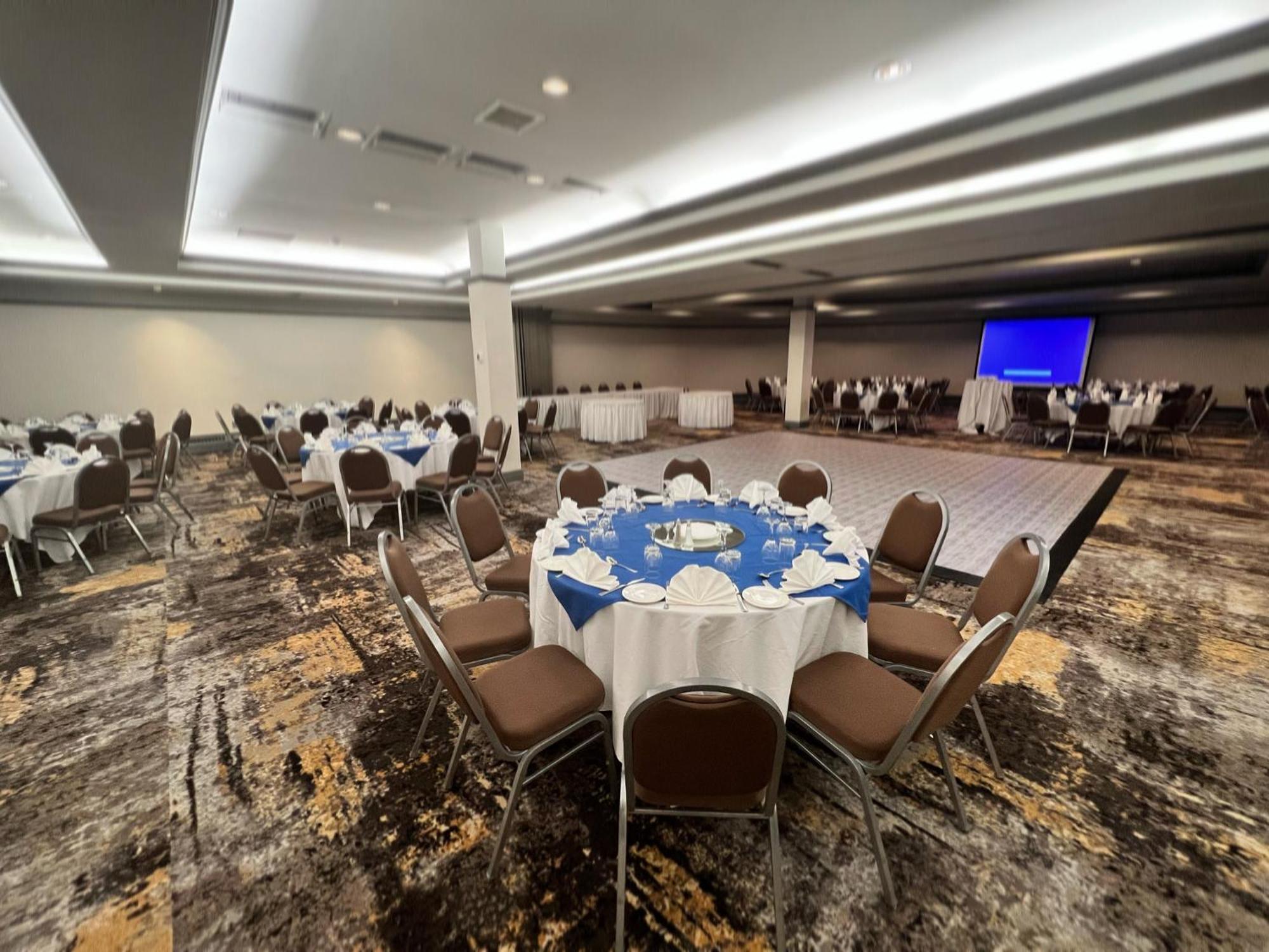 Holiday Inn Toronto Airport East By Ihg Экстерьер фото